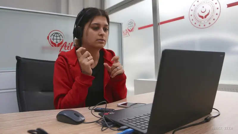 AİLEM Merkezi İşitme Engelli Bireylerin İletişim Köprüsü Oldu: 335 Bin Çağrıya Çeviri Desteği