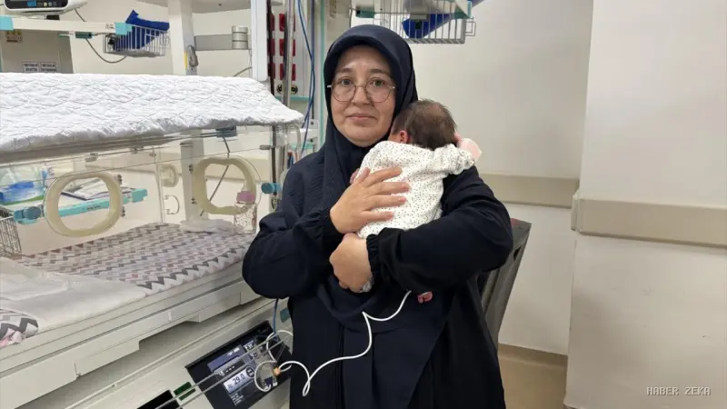 Anne Karnında Yapılan Özel Kan Nakliyle Hayata Tutunan İki Kardeş Sağlıkla Kucaklara Alındı