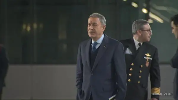Bakan Akar, NATO Savunma Bakanları Toplantısı'nda Sınır Güvenliğini Görüştü