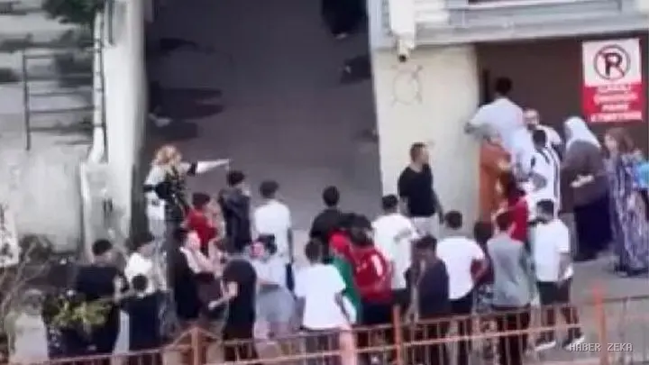 Çocukları Otoparka Sokmaya Çalıştılar: Mahalleli Şüphelilere Müdahale Etti, Polis Devreye Girdi