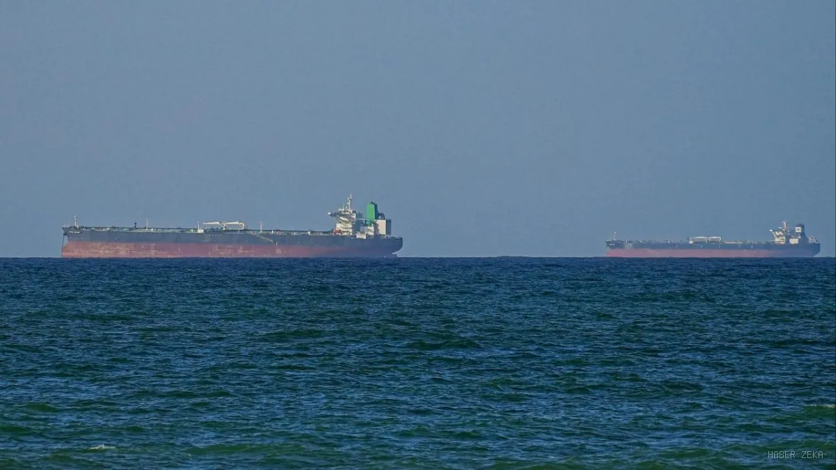 Hürmüz Boğazı'nda Tanker Saldırısı: 5 Hint Vatandaşı Güvenle Kurtarıldı